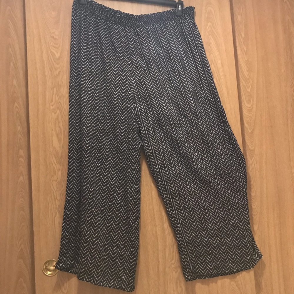 White and black flowy pants